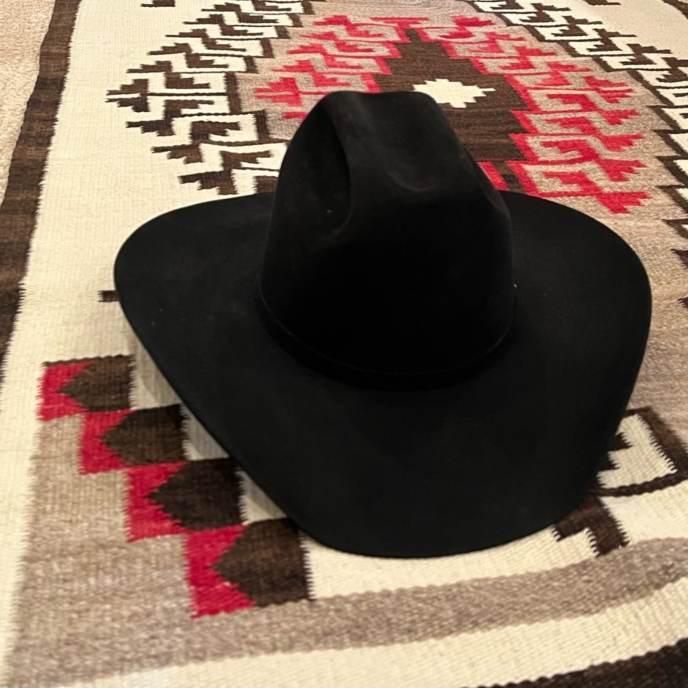 Men’s Resistol 20x Black Beaver cowboy hat. 
Fantastic condition in size 7 3/8 .